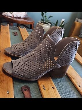 Perforated Open-Toe Block Heel Sandals in Grey, New, Size 8